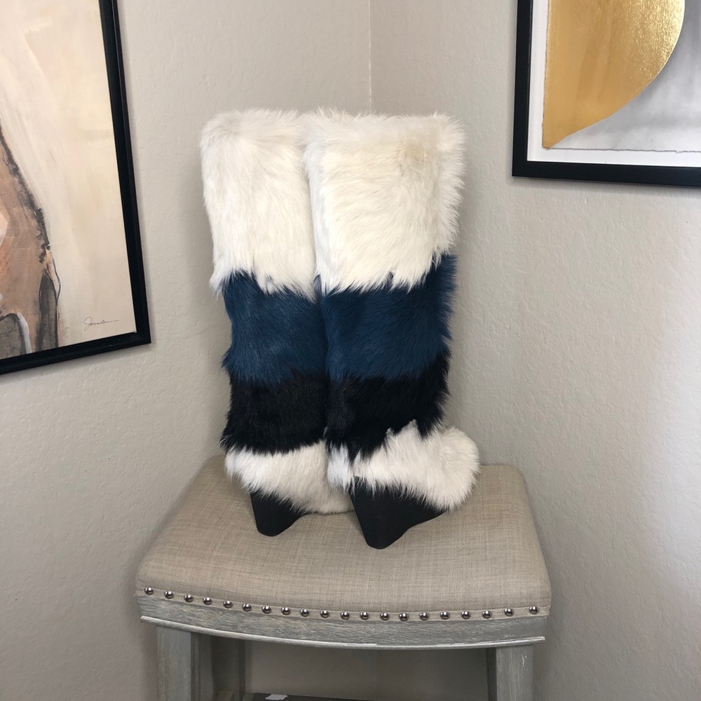 Anna Sui x Frye Collab Goat Fur Wedge Mukluk Boots - Picture 5 of 8